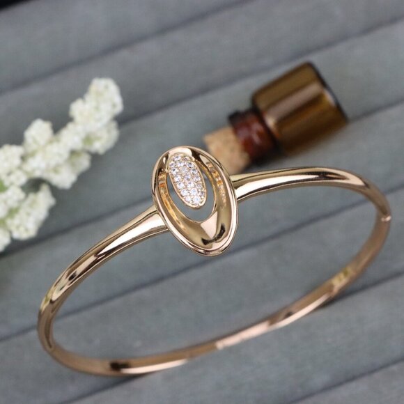 Elegant Oval Centerpiece Rose Gold Bangle with Crystal Accents, XPBL0460 - Picture 1 of 11